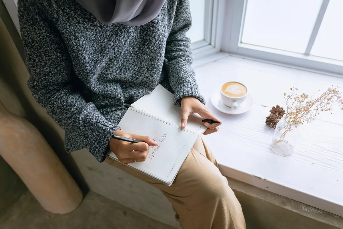 Beginner's Guide to Morning Pages: A 10-Minute Journaling Routine for Busy Mornings