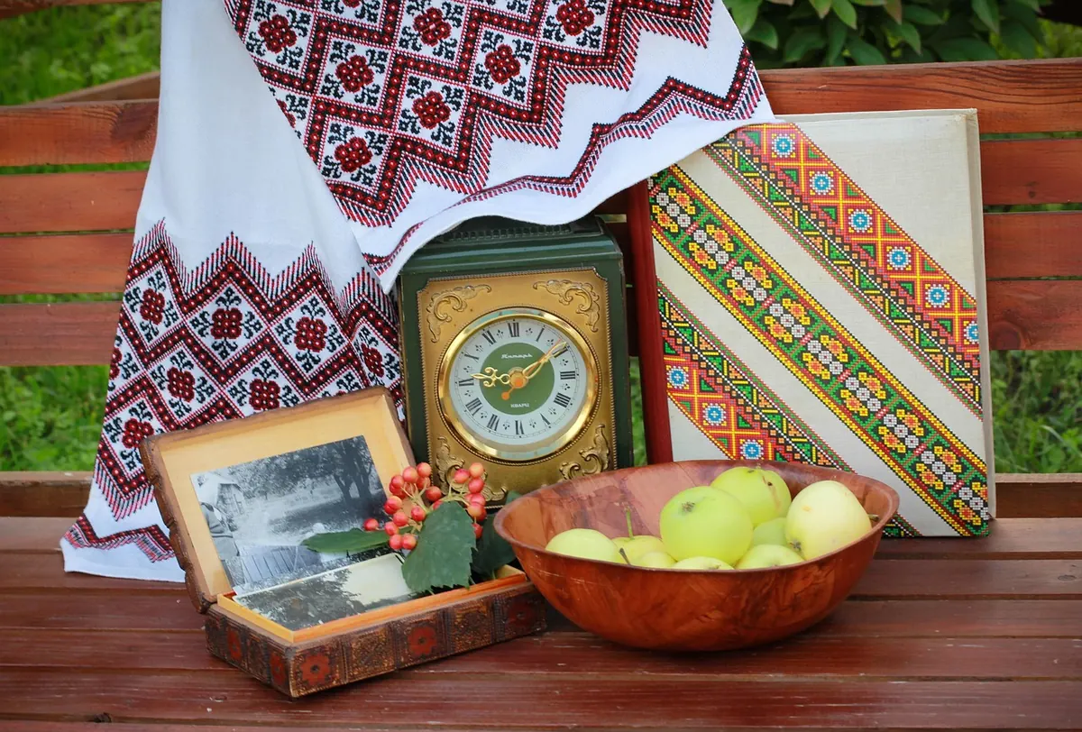 Creating a Family Memory Box: What to Keep and What to Let Go